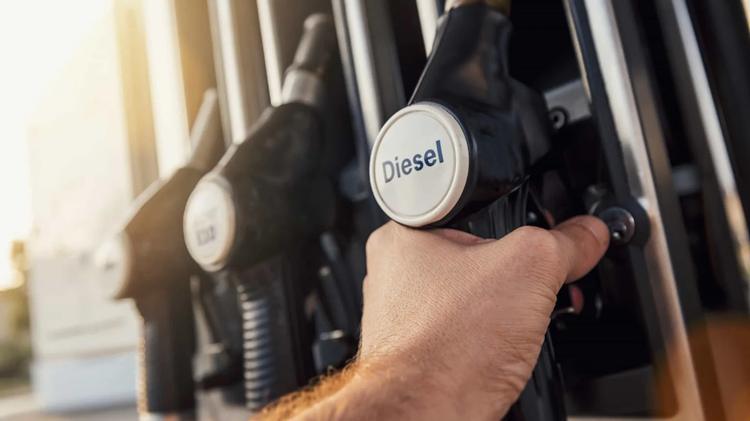 Preço do diesel em postos sobe 11,8% em uma semana, enquanto gasolina tem alta de 2,5%