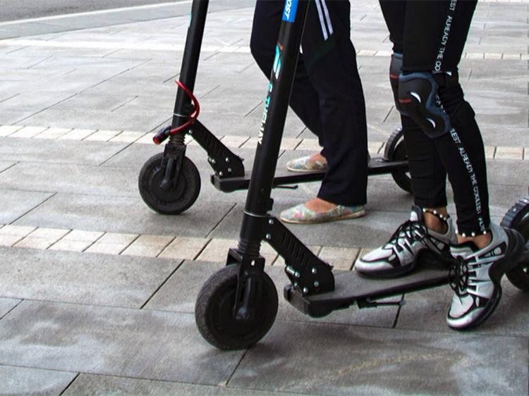 Monopattini, slitta l'obbligo di assicurazione RC ma resta quello per le targhe