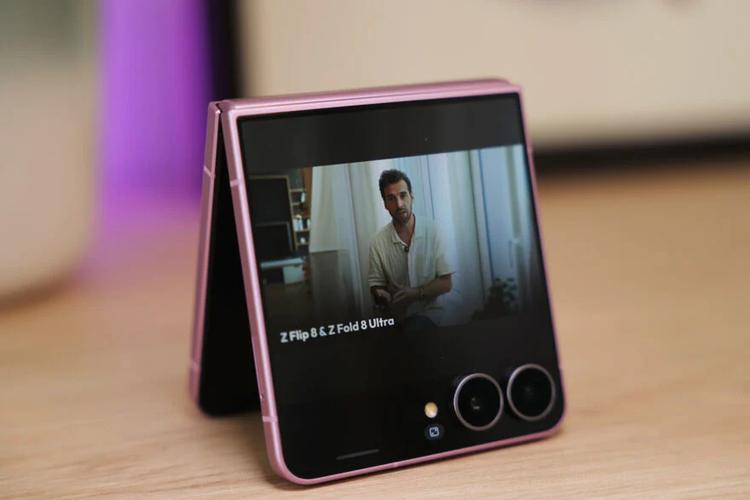 Test du Samsung Galaxy Z Flip 8&nbsp;: rien de 9, que du 7+