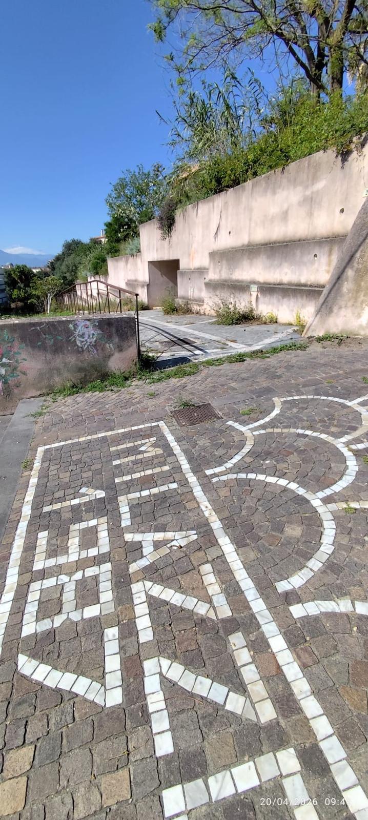 Milazzo, liquami fognari a Vaccarella: scatta l’allarme sulla Scalinata della Solidarietà