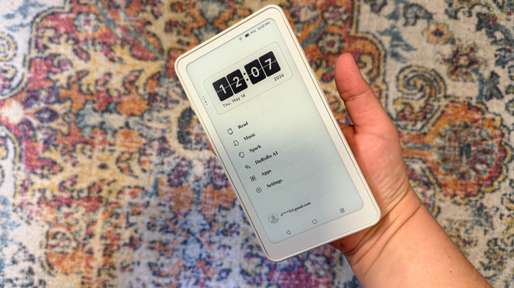 The Durobo Krono in the palm of a hand.