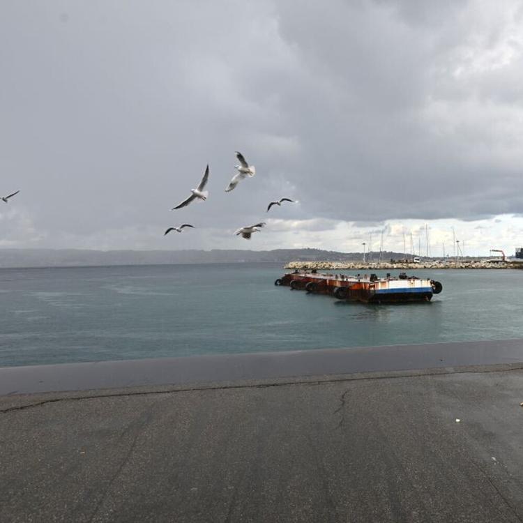 La rivolta degli armatori: "Cento pescherecci pronti a bloccare lo Stretto di Messina cont...