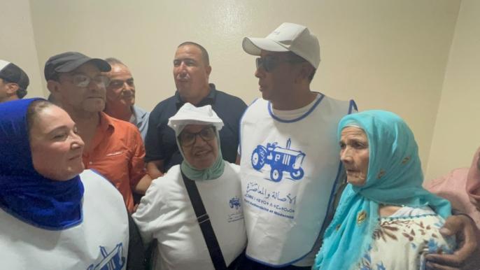 بالصور.. عشرات المتعاطفين والمناضلين يرافقون حنيش في حملته الانتخابية بالعزوزية