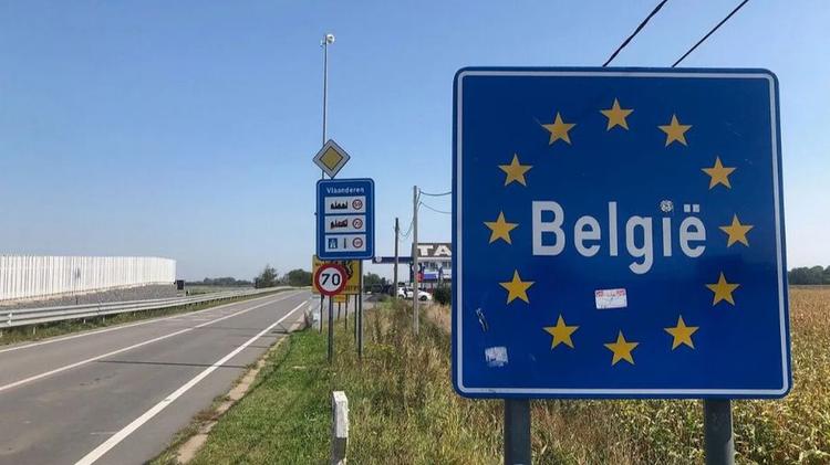 Le Dunkerquois Arnaud Van Robaeys  a lancé une pétition contre la vignette automobile prévue en Belgique