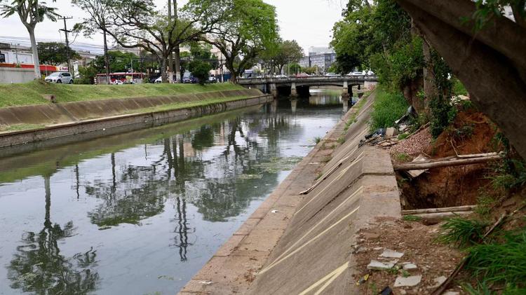 Dmae simula fechamento de comportas e retoma obra no Arroio Dilúvio, em Porto Alegre