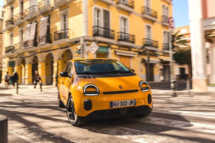 Renault Twingo E-Tech, la personalità si esprime anche con gli accessori