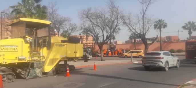 الانباء عن زيارة ملكية مرتقبة يعجل بتهيئة طارئة لشارع الحسن الثاني بمراكش+ صور