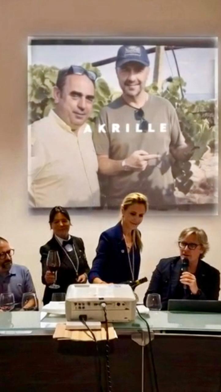Immaginando di organizzare e condurre la Masterclass “Il Frappato e l’interpretazione contemporanea di vitigni antichi a...