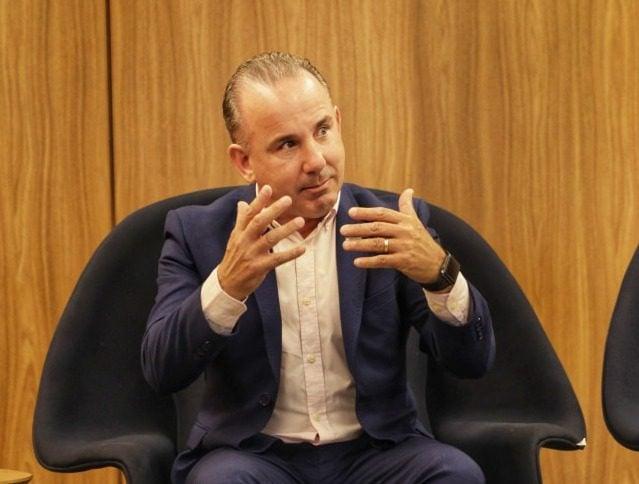 “Não se altera isso em ano eleitoral”, critica ex-presidente da CIC-BG sobre fim da jornada 6×1