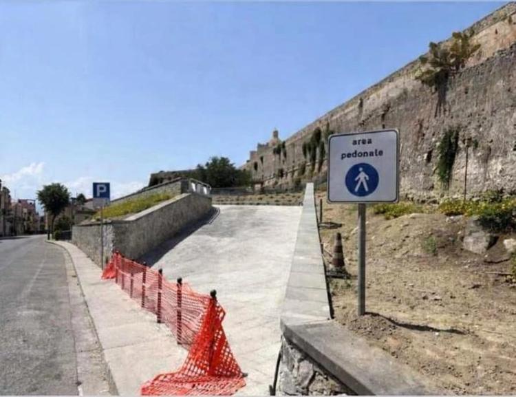 Nuova area del Castello, lunedì 17 agosto l’inaugurazione: si chiude un cantiere al centro del dibattito