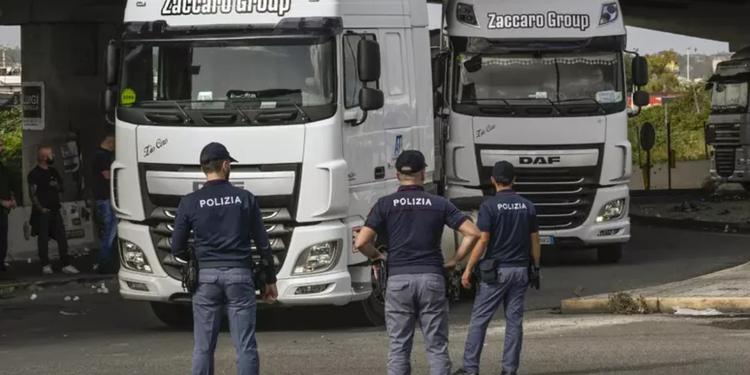 Rimossi nella notte i blocchi stradali dei tir anche in Campania