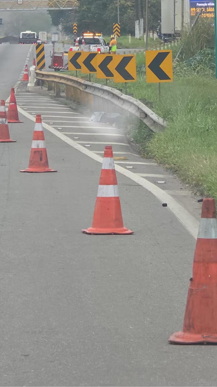 Corpo é encontrado próximo a posto assaltado na Via Dutra, em Resende