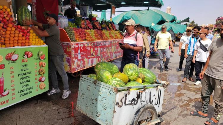 بعد فيديو سائح أجنبي.. حملة واسعة لمراقبة الأسعار وجودة العصائر بساحة جامع الفنا