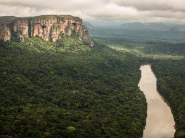 Amazzonia: appello a Leone XIV contro il mercurio delle miniere d’oro, “a rischio la salute dei popoli indigeni”