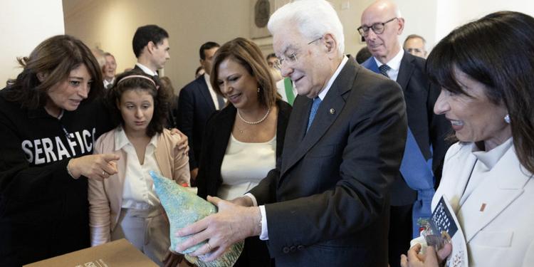 Mattarella ad Assisi: «Non c’è colpa maggiore di uccidere altri uomini in nome di Dio»