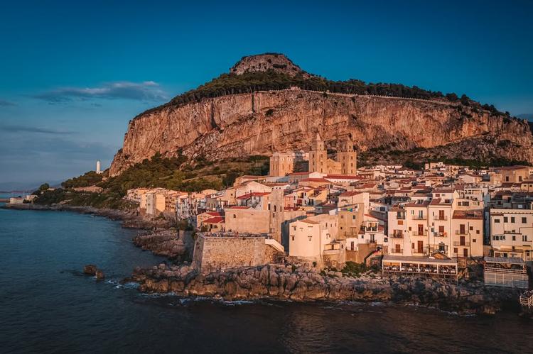 Sono in vigore i nuovi orari della Rocca di Cefalù, in considerazione delle giornate più corte. Gli accessi saranno cons...