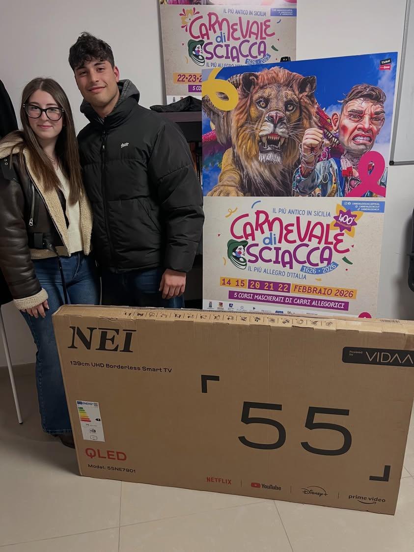 Complimenti ai fortunati vincitori del 2° premio della Lotteria del Carnevale di Sciacca! 🎭✨ A loro va una Smart TV da...