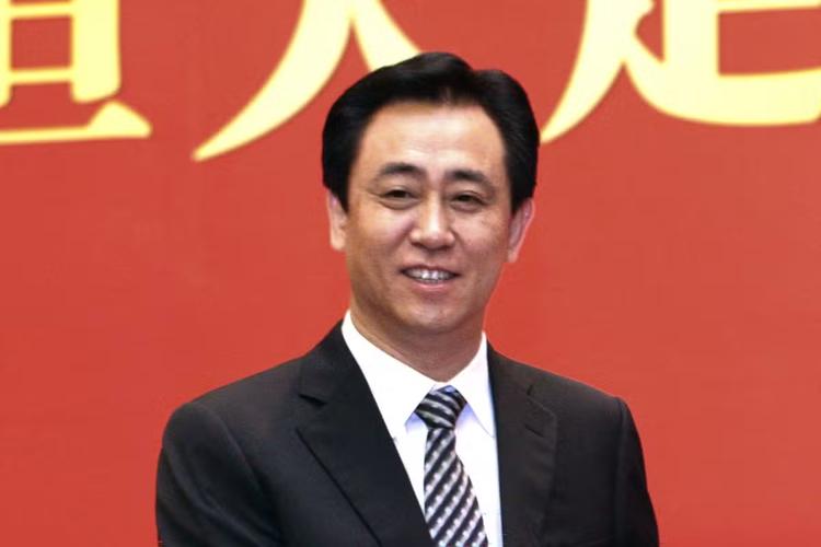 Fundador da Evergrande é condenado a prisão perpétua na China; penas de outros cinco executivos vão de 6 a 18 anos