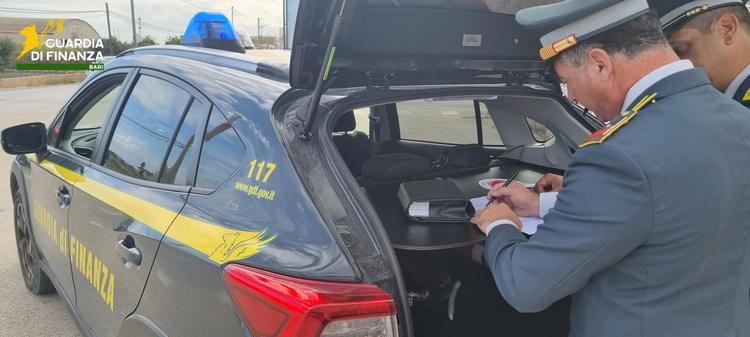 Monopoli, 8 lavoratori in nero e 11 irregolari in uno stabilimento balerare