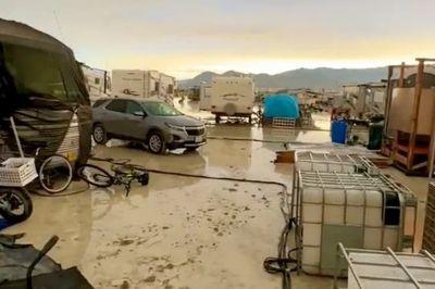 Aux Etats-Unis: Les festivaliers du Burning Man piégés en plein désert par la pluie
