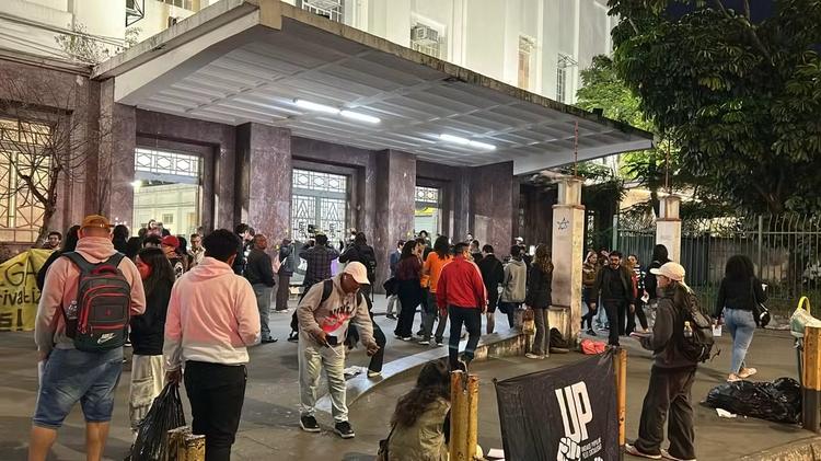 Greve dos ferroviários da CPTM entra no 2º dia e mantém três linhas afetadas em São Paulo