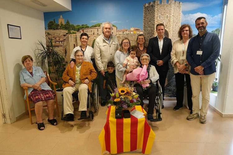 L’Ajuntament de Girona felicita la veïna centenària Antònia Bartrina