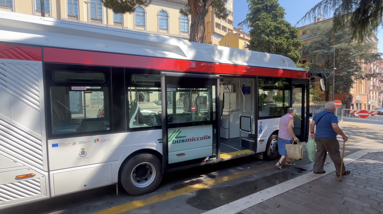 Potenza, dalla Regione i fondi per il Tpl, Bardi: “Salvaguardiamo lavoratori e servizio”