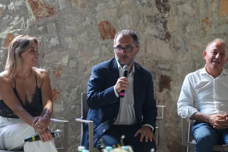 Sabato 22 agosto 💬 Convegno “Nuovi modi di abitare, produrre e fare comunità nelle aree interne”