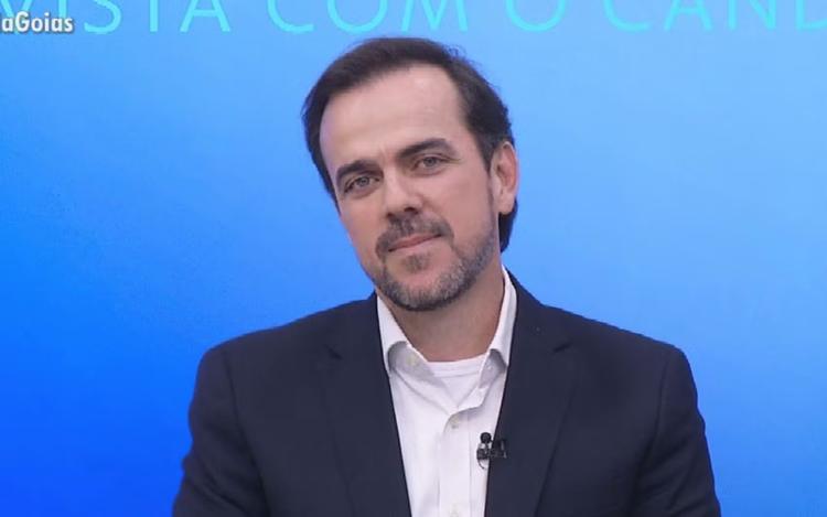 Gustavo Mendanha, candidato ao Senado, propõe o fim da reeleição e defende que o Brasil faça parceria com EUA e Israel para combater o crime