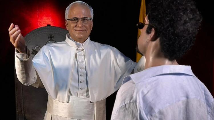 El extraño 'cara a cara' que han tenido el Papa León XIV y Bad Bunny en pleno centro de Madrid