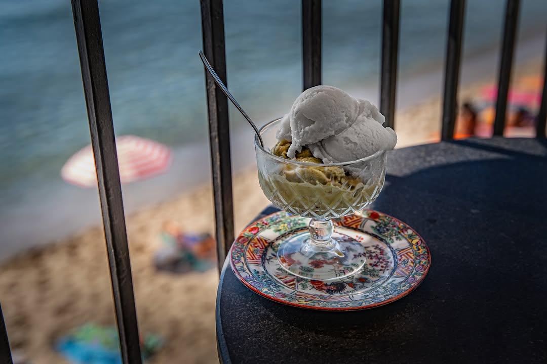 Che sia cioccolato, pistacchio, amarena, fiordilatte o nocciola. Tutti amiamo il gelato ed è ancora più buono se lo mang...