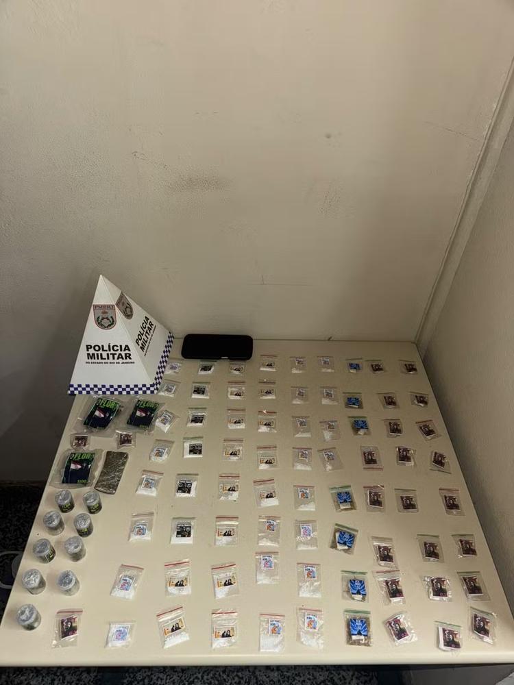 Jovem é preso por suspeita de tráfico de drogas em Paraty