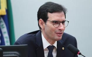 Relator negocia retirada de destaques que podem alongar discussão sobre fim da escala 6x1