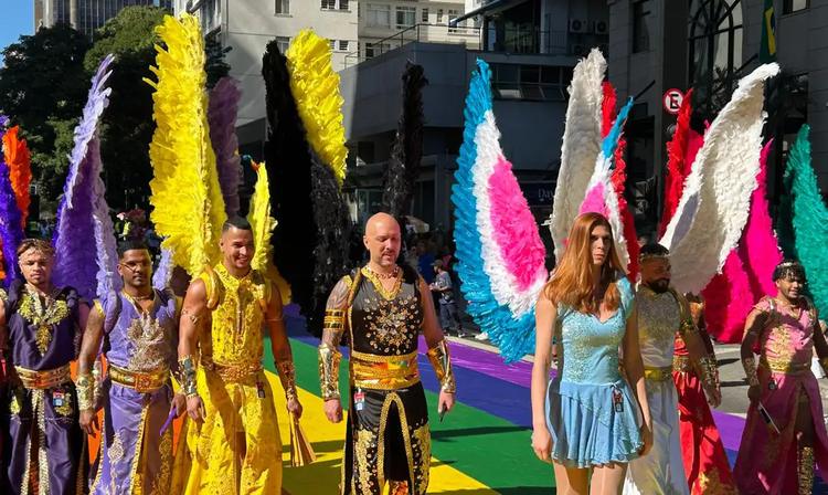 Parada do Orgulho LGBT+ leva cores e vibração à Avenida Paulista e comemora a trigésima edição