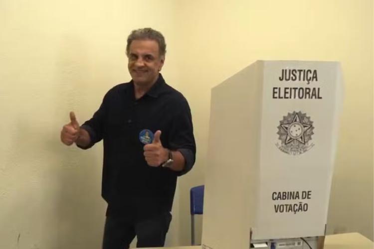 Aécio Neves (PSDB) vota em Belo Horizonte