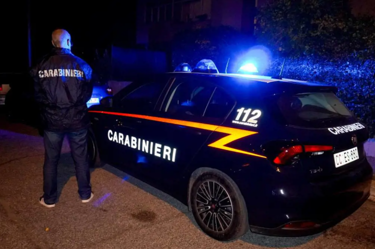 Tenta di avvelenare la moglie mettendo candeggina nel caffè