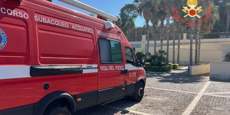 Cadavere di un 22enne trovato in un edificio abbandonato: il corpo era in avanzato stato di decomposizione