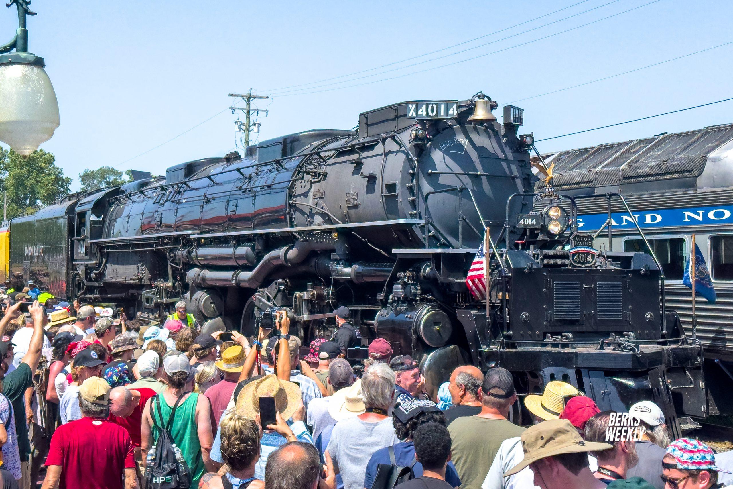 Big Boy No. 4014 draws thousands to Reading Outer Station despite record heat