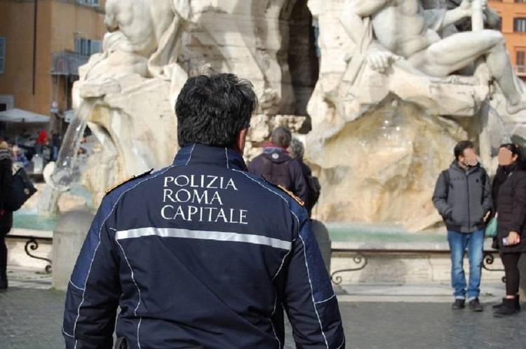 Occhio alle tre campanelle: cos'è e come funziona la truffa da 5mila euro al giorno che spaventa Roma