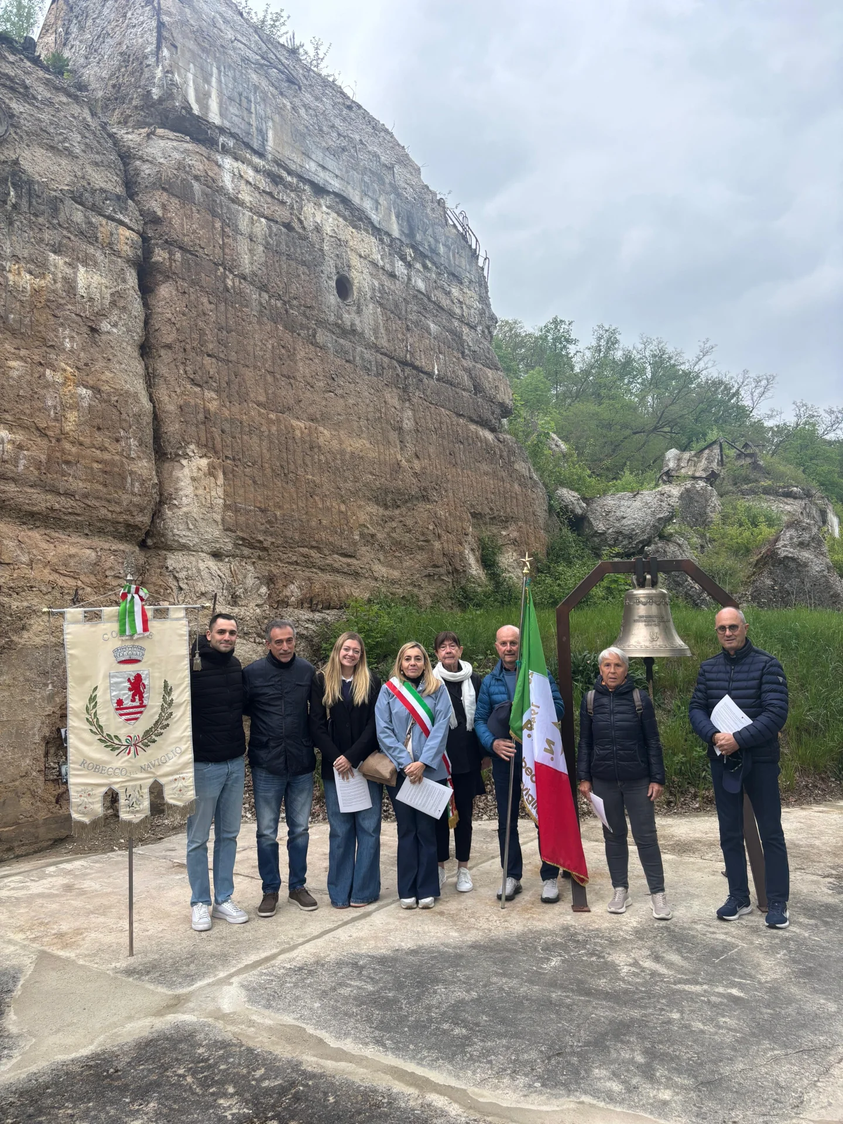 ANNIVERSARIO DELLA LIBERAZIONE DEL CAMPO DI LAVORO "REIMAHG" DI KAHLA L'Amministrazione Comunale di Robecco sul Naviglio...