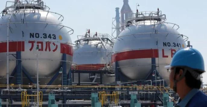 اليابان تسحب مخزونها النفطي الاستراتيجي لمواجهة أزمة مضيق هرمز