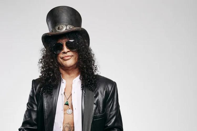 Slash en tête d’affiche des Arènes de Nîmes pour lancer l’édition anniversaire de 2027 !
