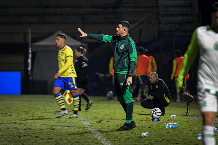 “Uma vitória muito importante”, comenta o técnico do Juventude