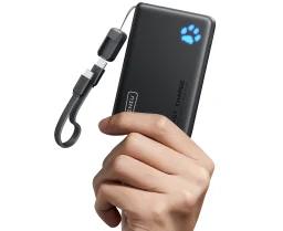 hand holding INIU power bank
