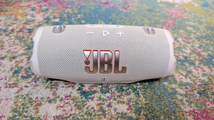 white jbl charge 6 speaker