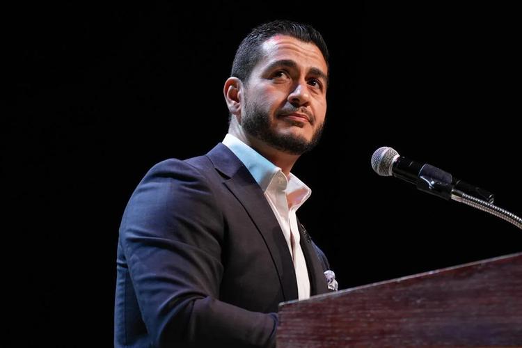 Candidato progressista vence a primária democrata para o Senado em Michigan