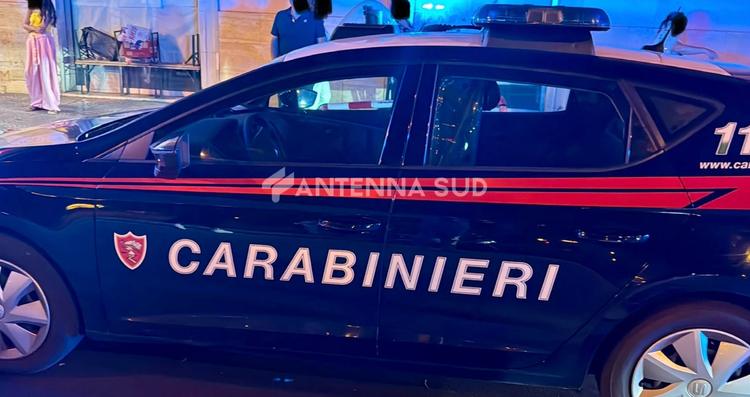 Massafra, arrestato dopo una notte di violenza tra casa e strada