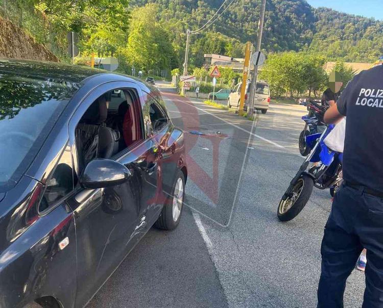 FORNO CANAVESE – Ancora un incidente auto-moto; ferito un 17enne di Barbania (FOTO)