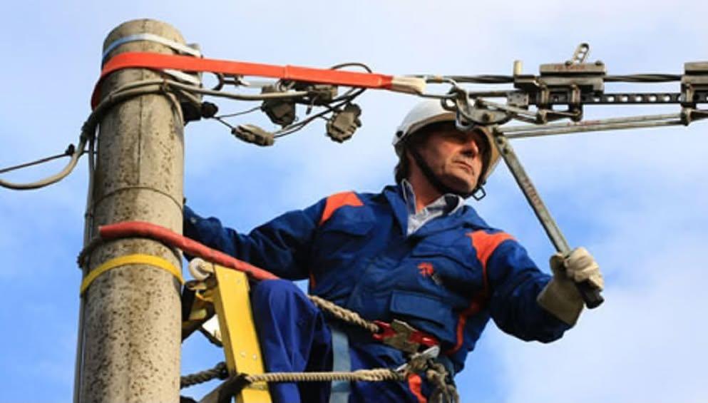 AVVISO ALLA CITTADINANZA Interruzioni dell’energia elettrica – Informazioni utili L’Amministrazione Comunale informa la...