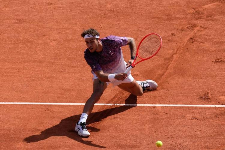 A Cobolli non riesce l’impresa: Zverev vince il Roland Garros, l’italiano sconfitto in 5 set